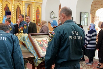 Фото 17 августа в Красносельском храме состоялся молебен о здравии бойцов МЧС