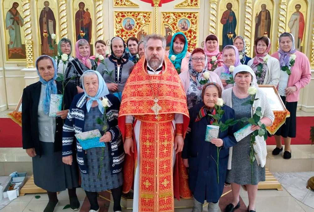 Божественная литургия прошла в Христорождественском храме в честь Православного женского дня