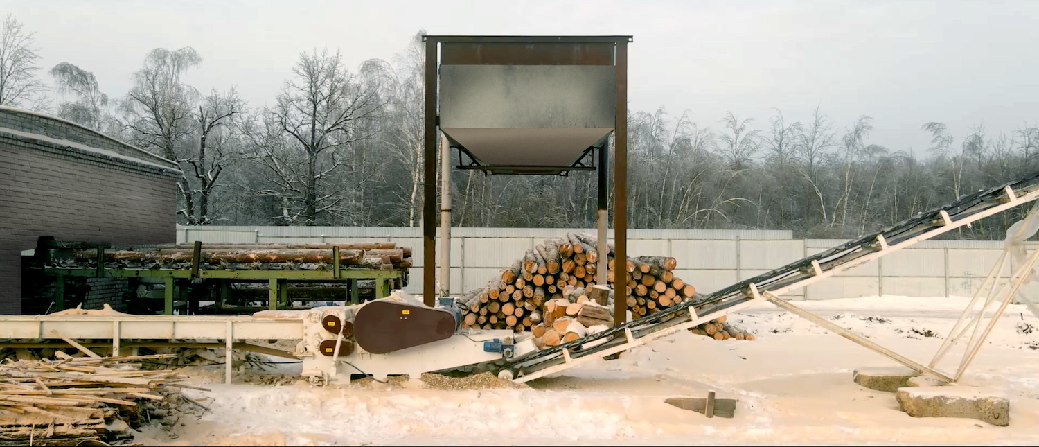 Переработка низкосортной древесины в щепу на барабанной рубительной машине РБ-АМ-55