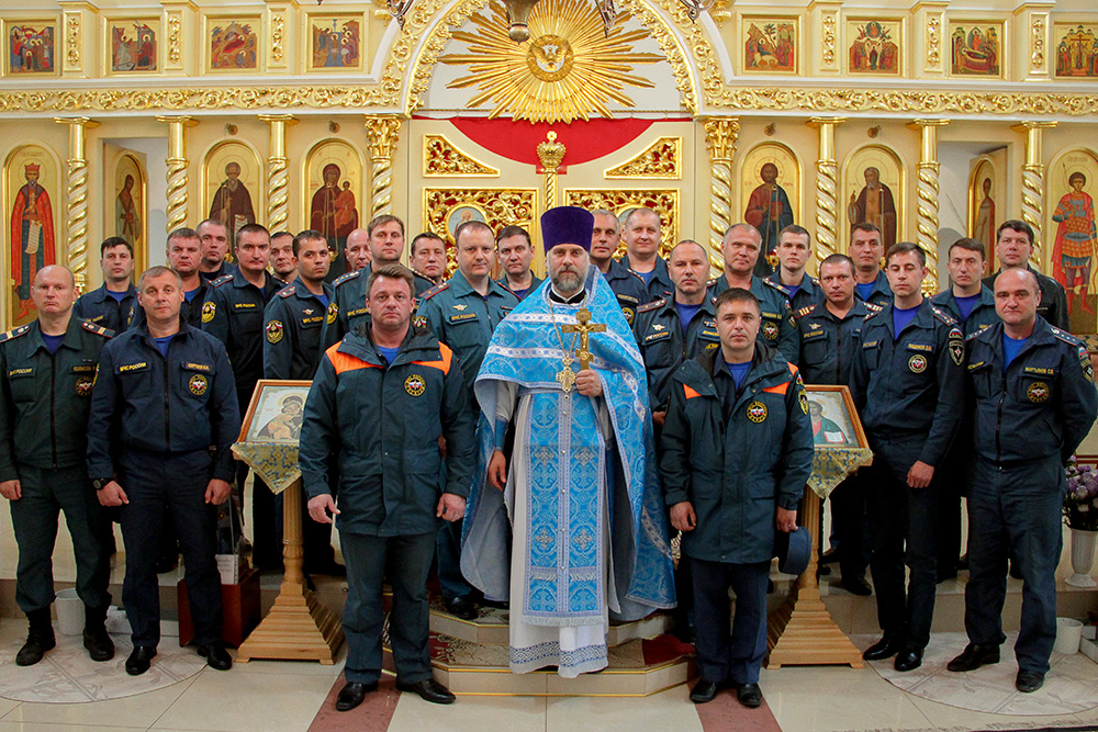17 августа в Красносельском храме состоялся молебен о здравии бойцов МЧС