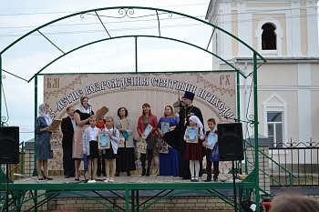 Фото 10 августа 2019 года в храме в честь Рождества Христова в селе Красное отметили 25-летие возрождения храма