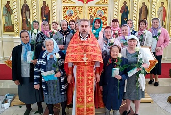 Фото Божественная литургия прошла в Христорождественском храме в честь Православного женского дня